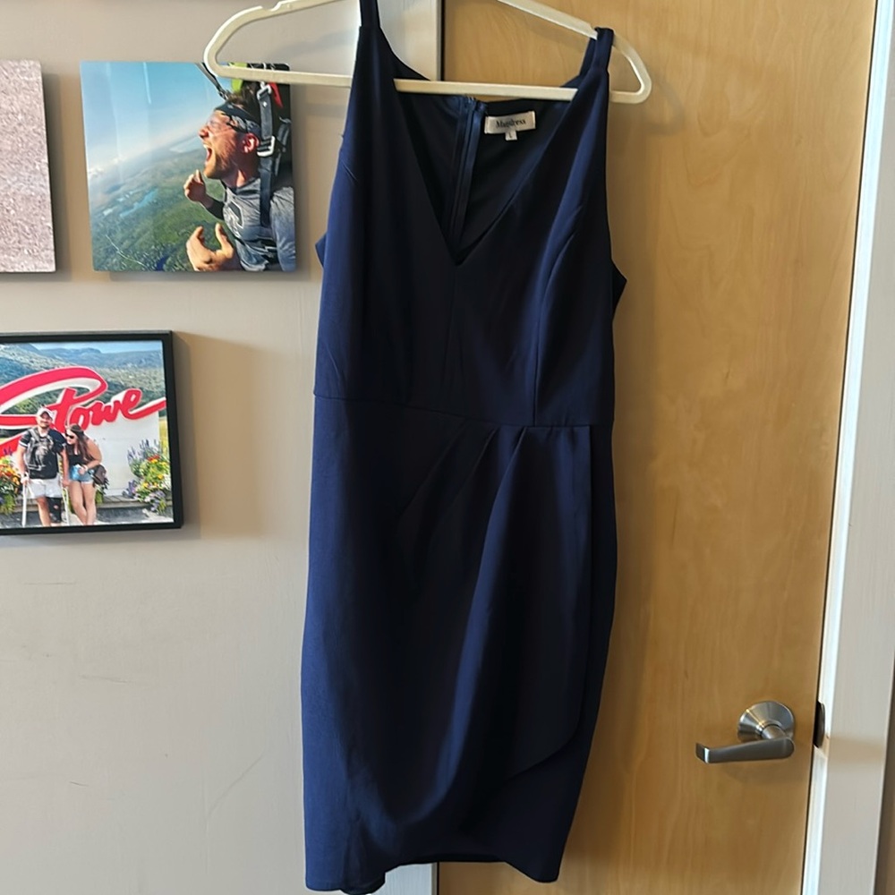 Navy v neck dress (perfect wedding guest dress)